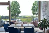 Lauras Cafe